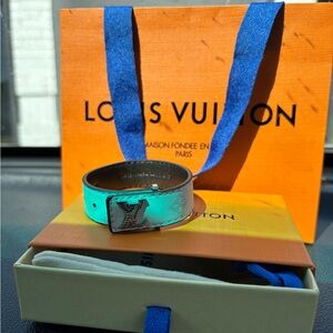Louis Vuitton white LV Buckle Leather Bracelet